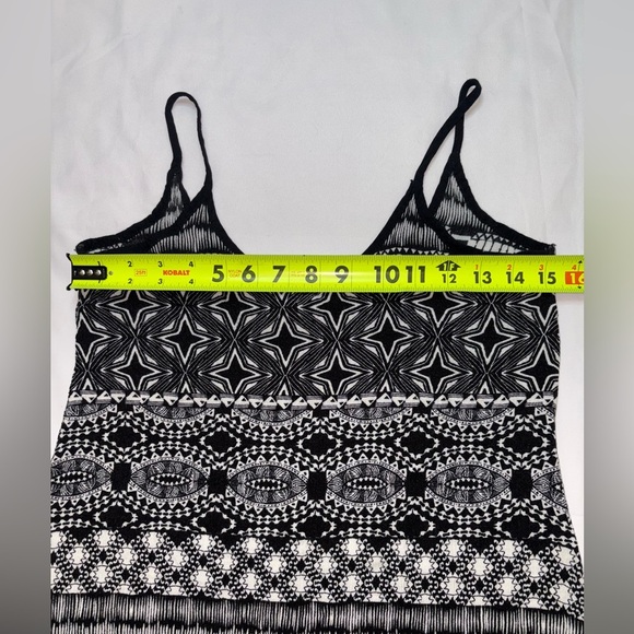 B. Darlin Size XS Black & White Geometric Sleeveless Summer Mini Dress - Picture 3 of 5